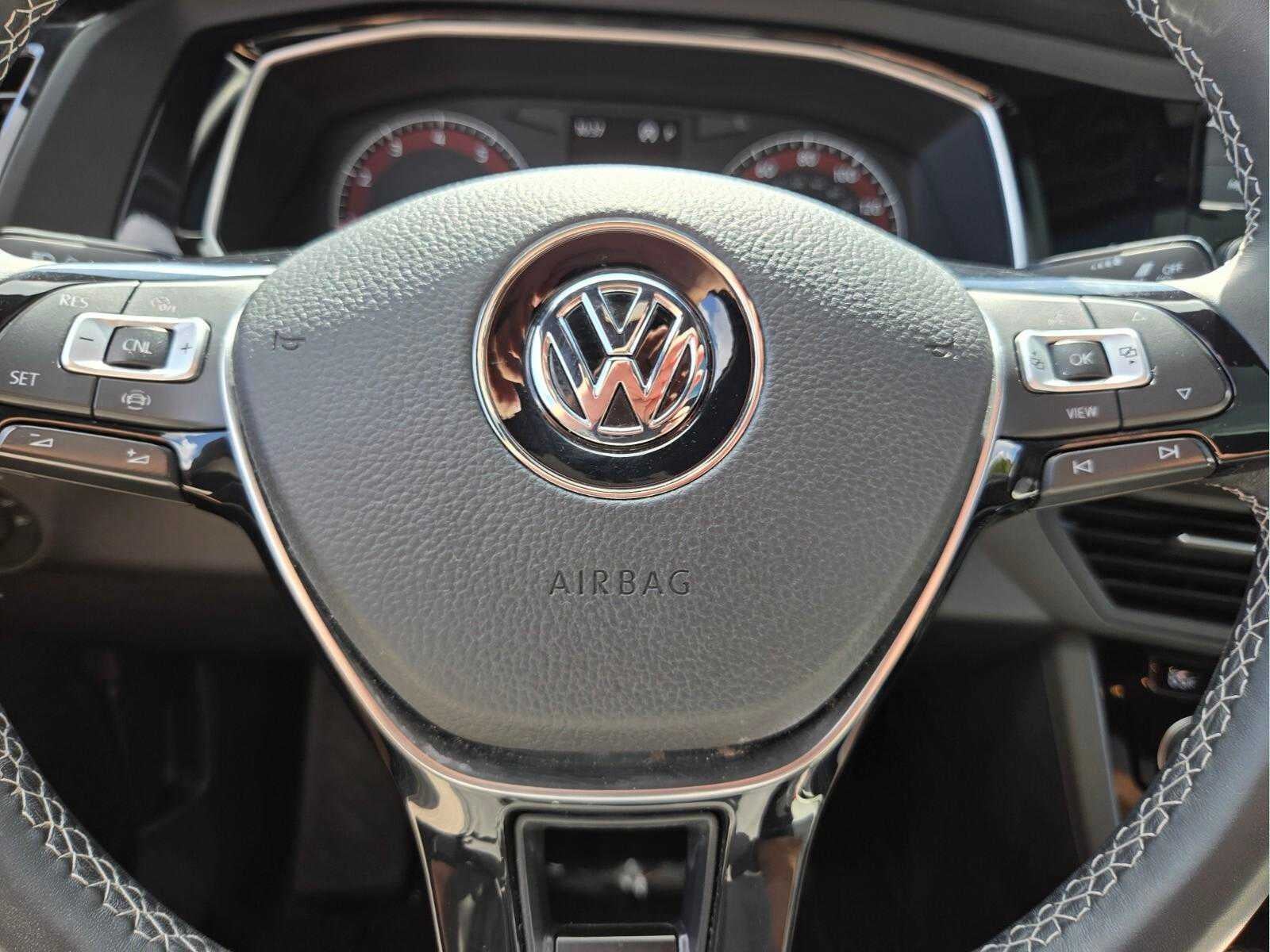 2020 Volkswagen Jetta R-Line