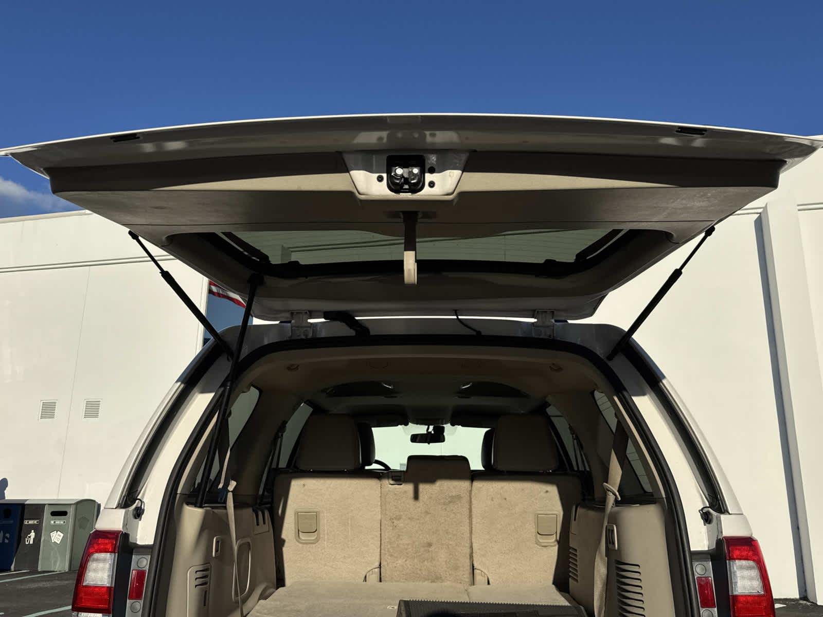 2015 Lincoln Navigator Base