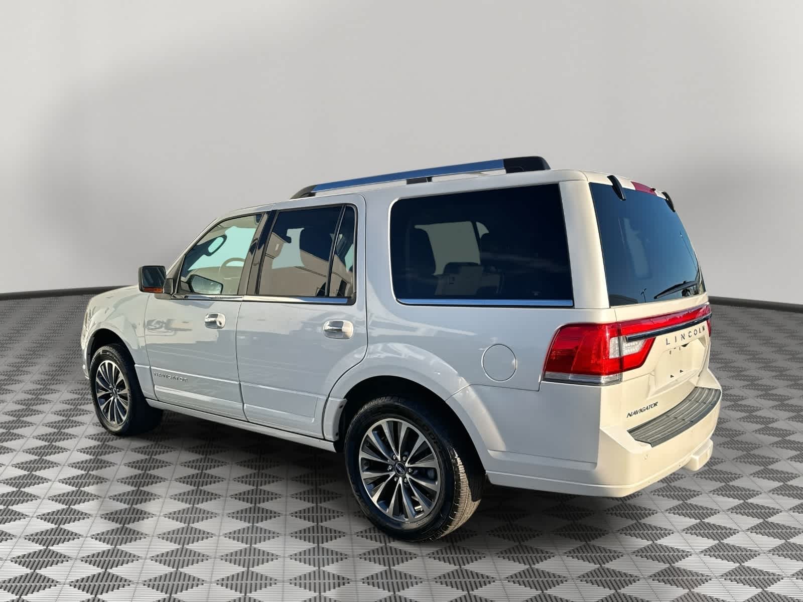 2015 Lincoln Navigator Base