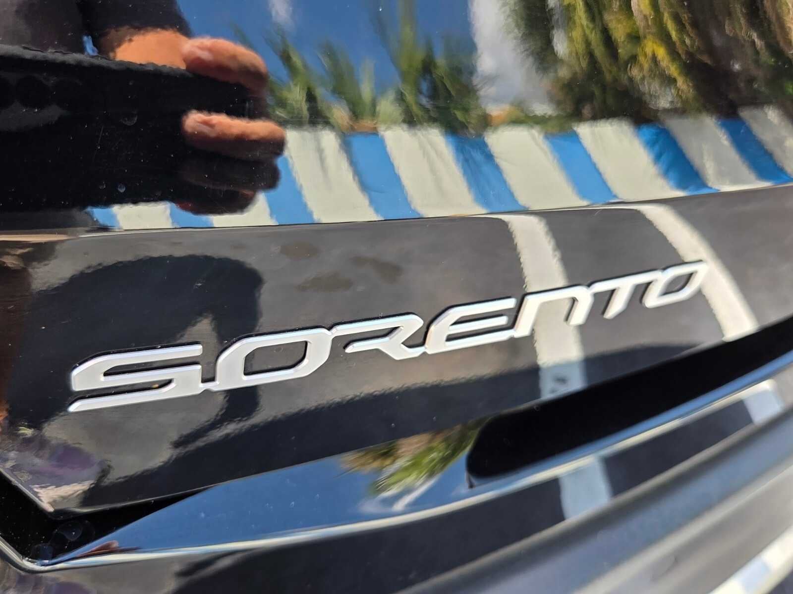 2024 Kia Sorento S