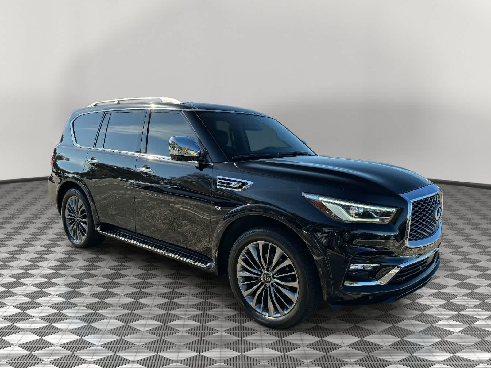 2019 INFINITI QX80 LUXE