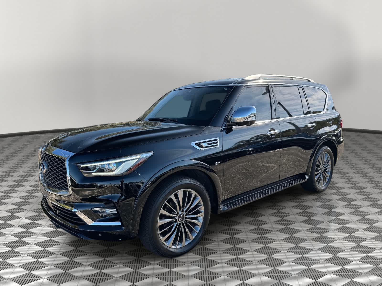 2019 INFINITI QX80 LUXE