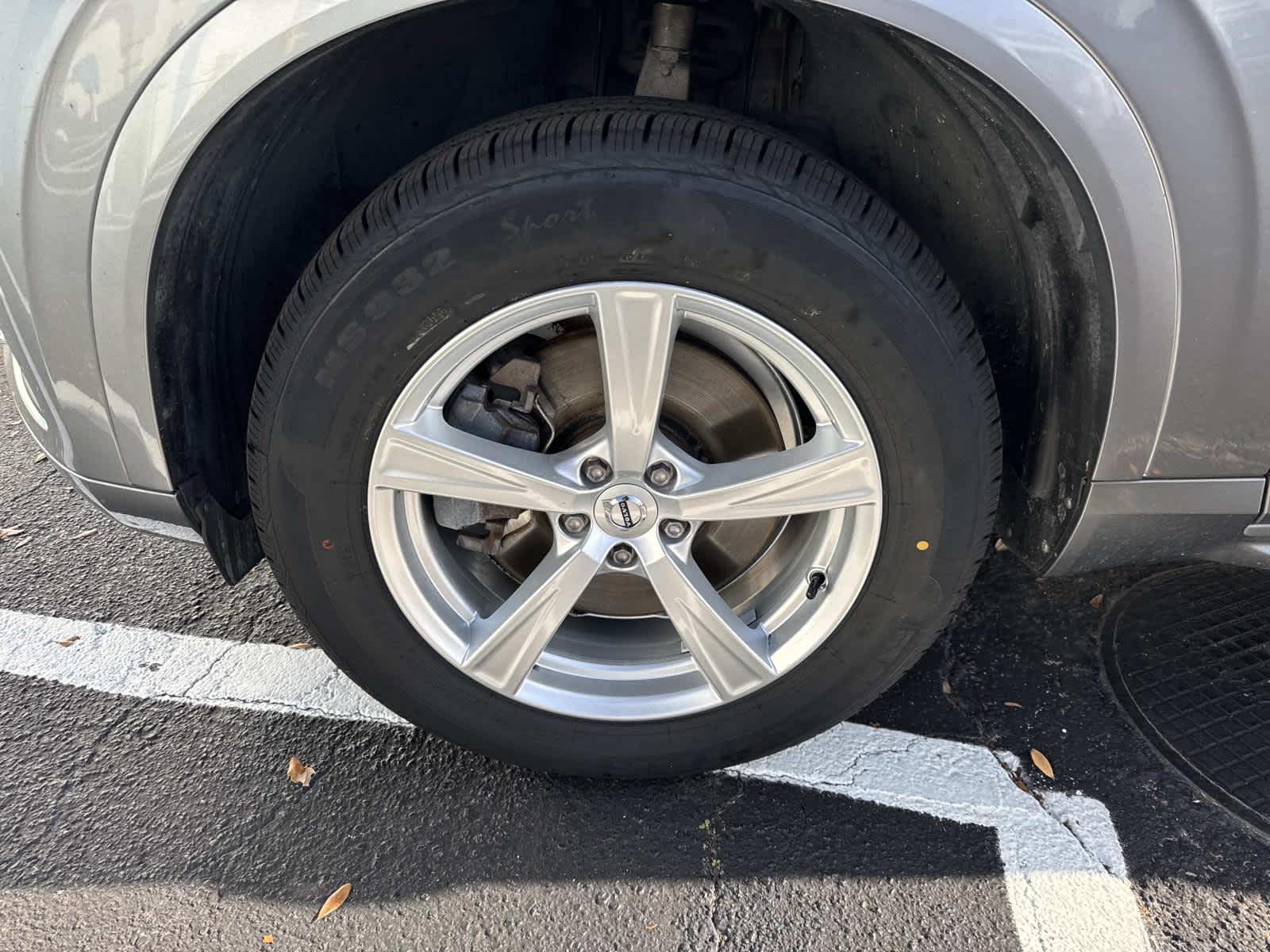 2016 Volvo XC90 T5 Momentum