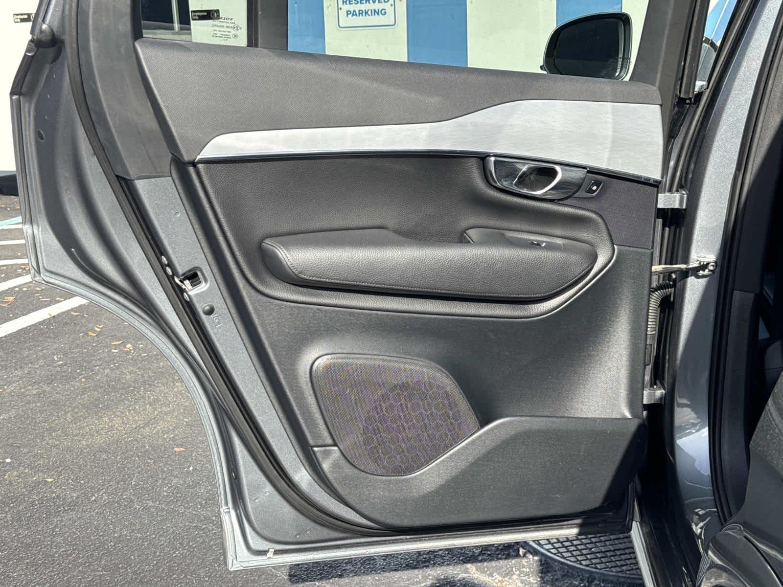 2016 Volvo XC90 T5 Momentum