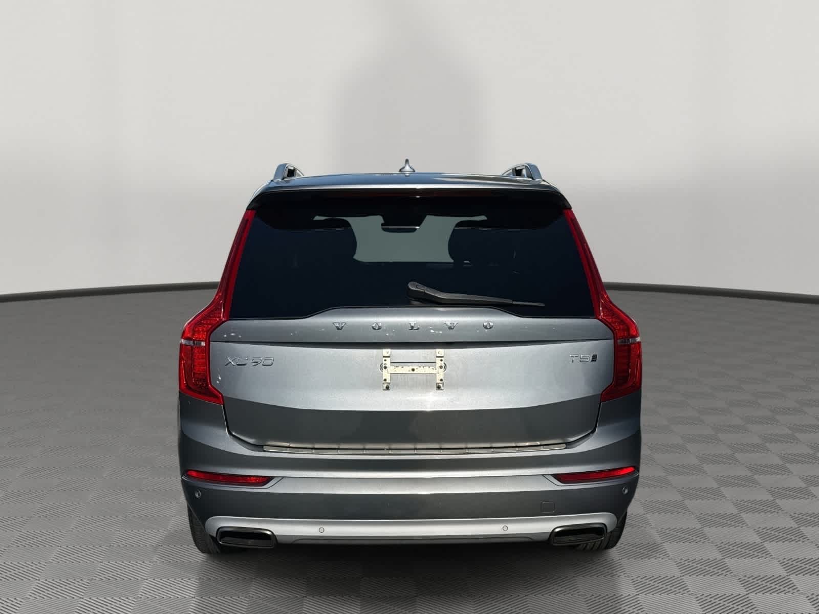 2016 Volvo XC90 T5 Momentum