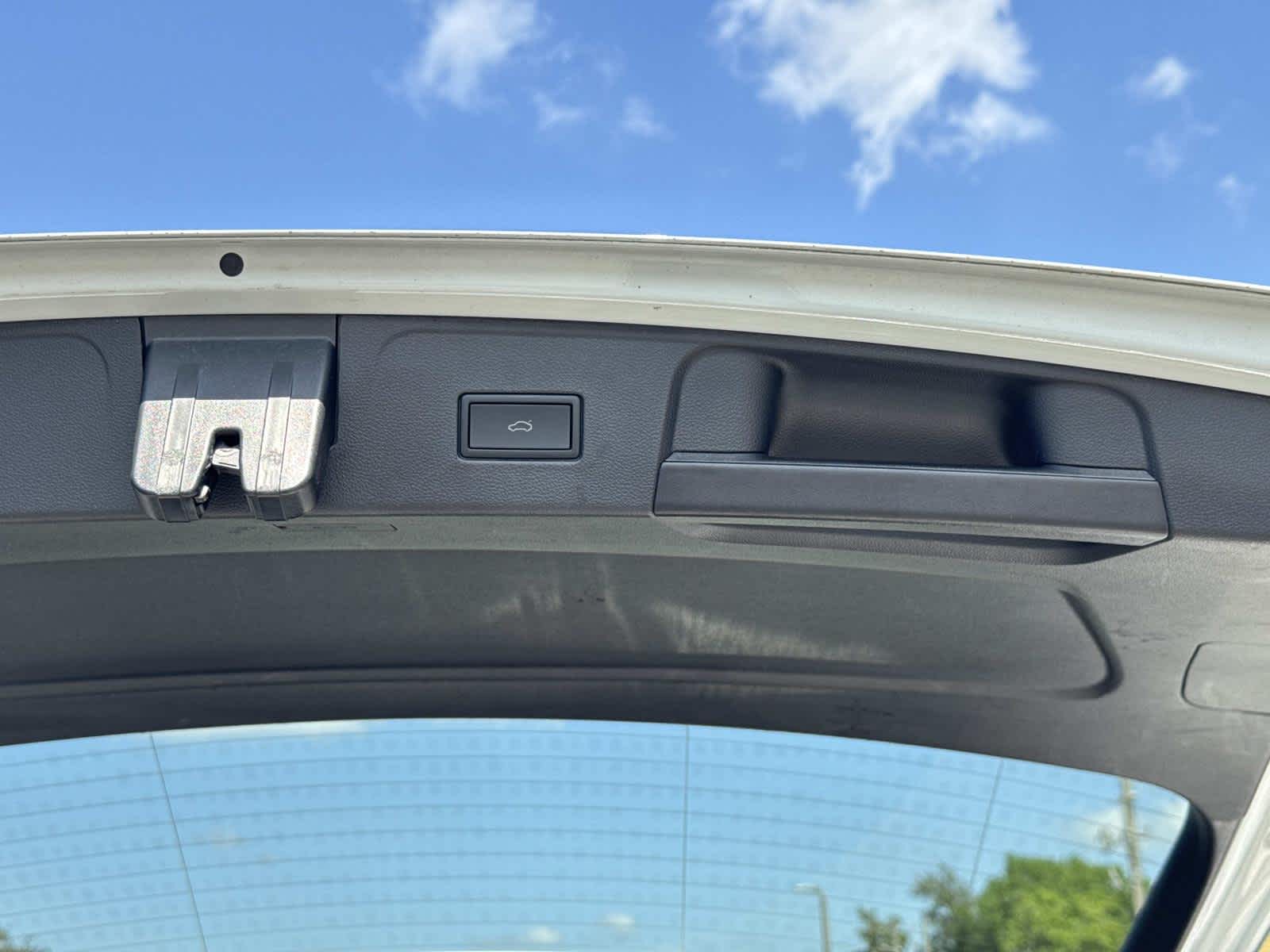 2023 Volkswagen Atlas 2.0T SE w/Technology