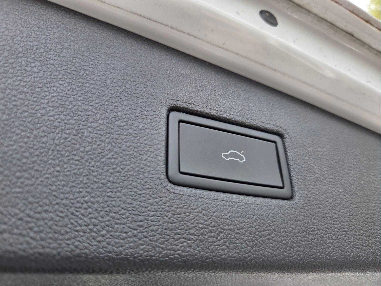 2024 Volkswagen Tiguan SEL R-Line