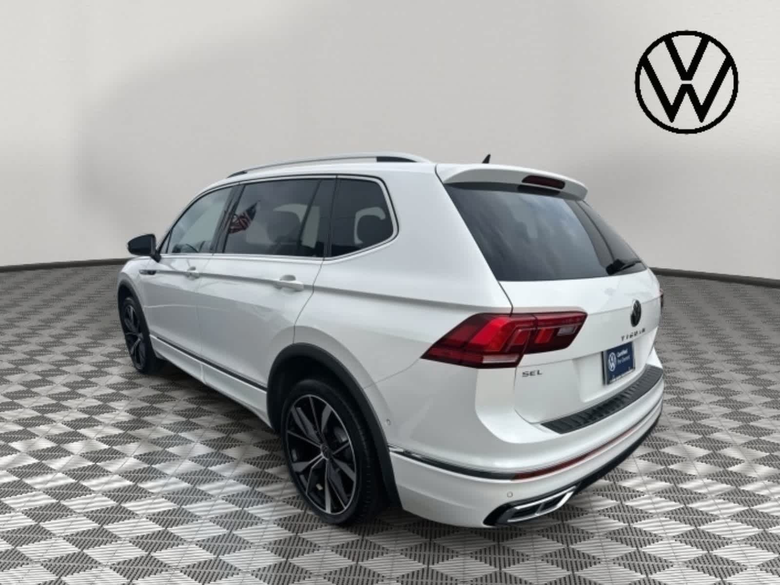 2023 Volkswagen Tiguan SEL R-Line