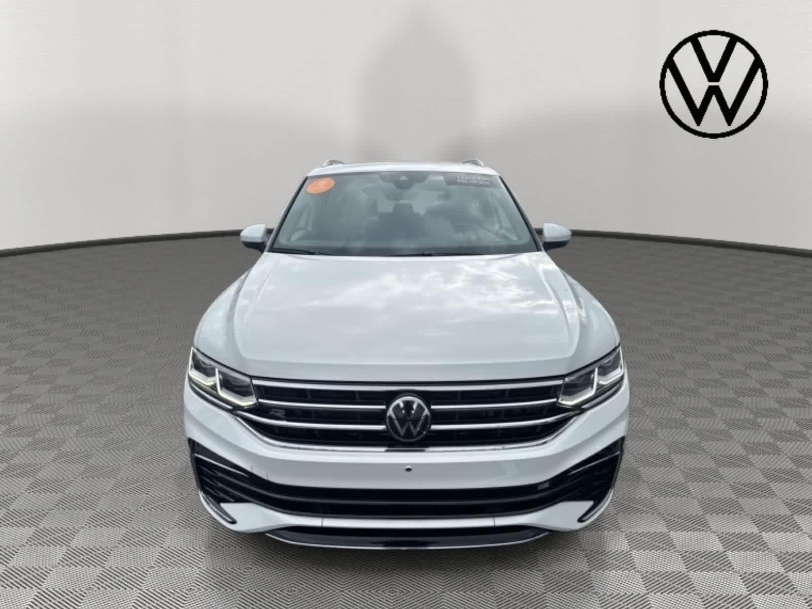 2023 Volkswagen Tiguan SEL R-Line