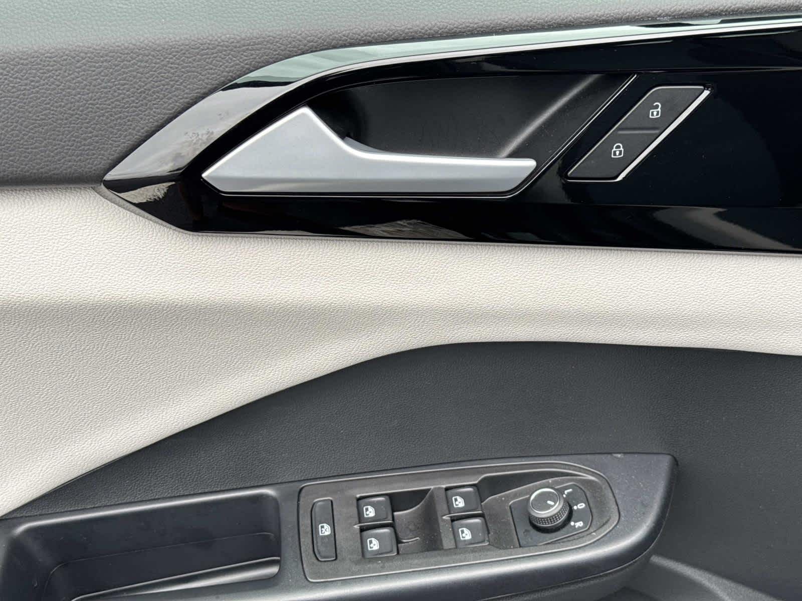 2025 Volkswagen Taos S