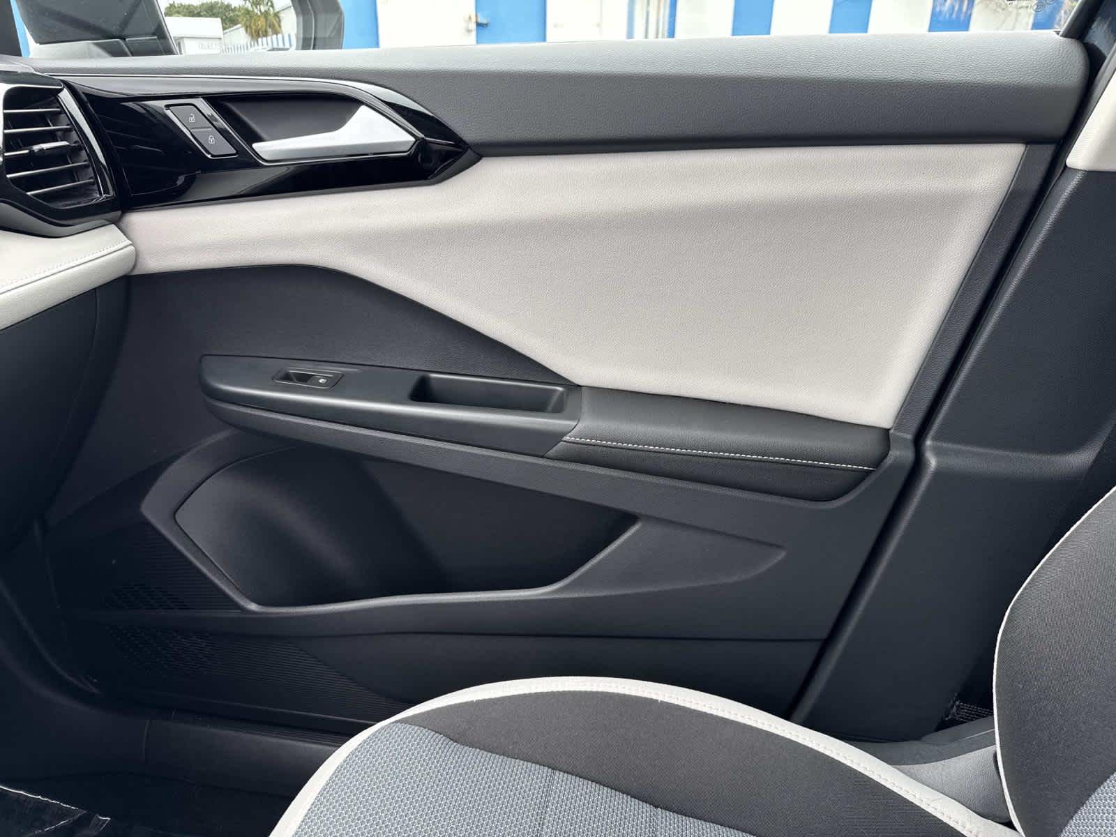 2025 Volkswagen Taos S